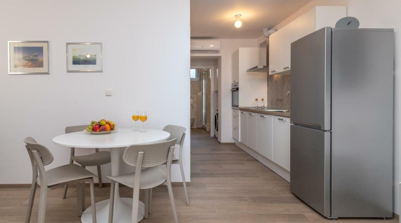 Apartments Flora Trogir Ngoại thất bức ảnh